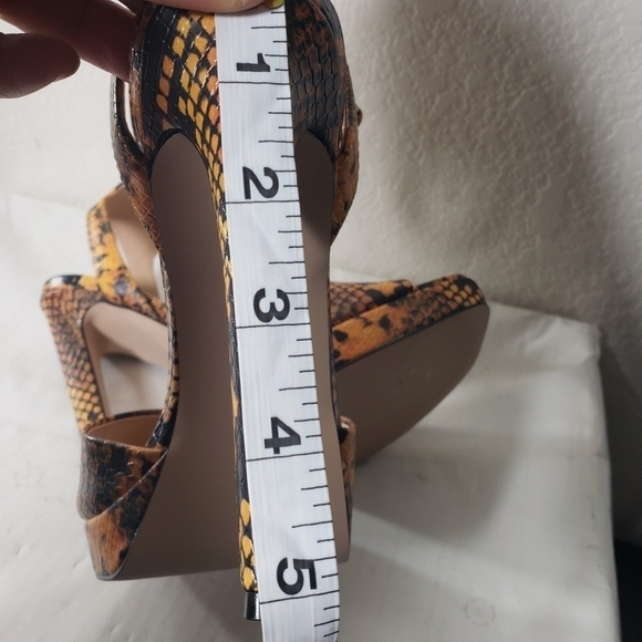 Steve Madden Luv Yellow Snake Platform Stiletto Buckle Open Toe Heels. Sz 7.5 - Picture 9 of 11